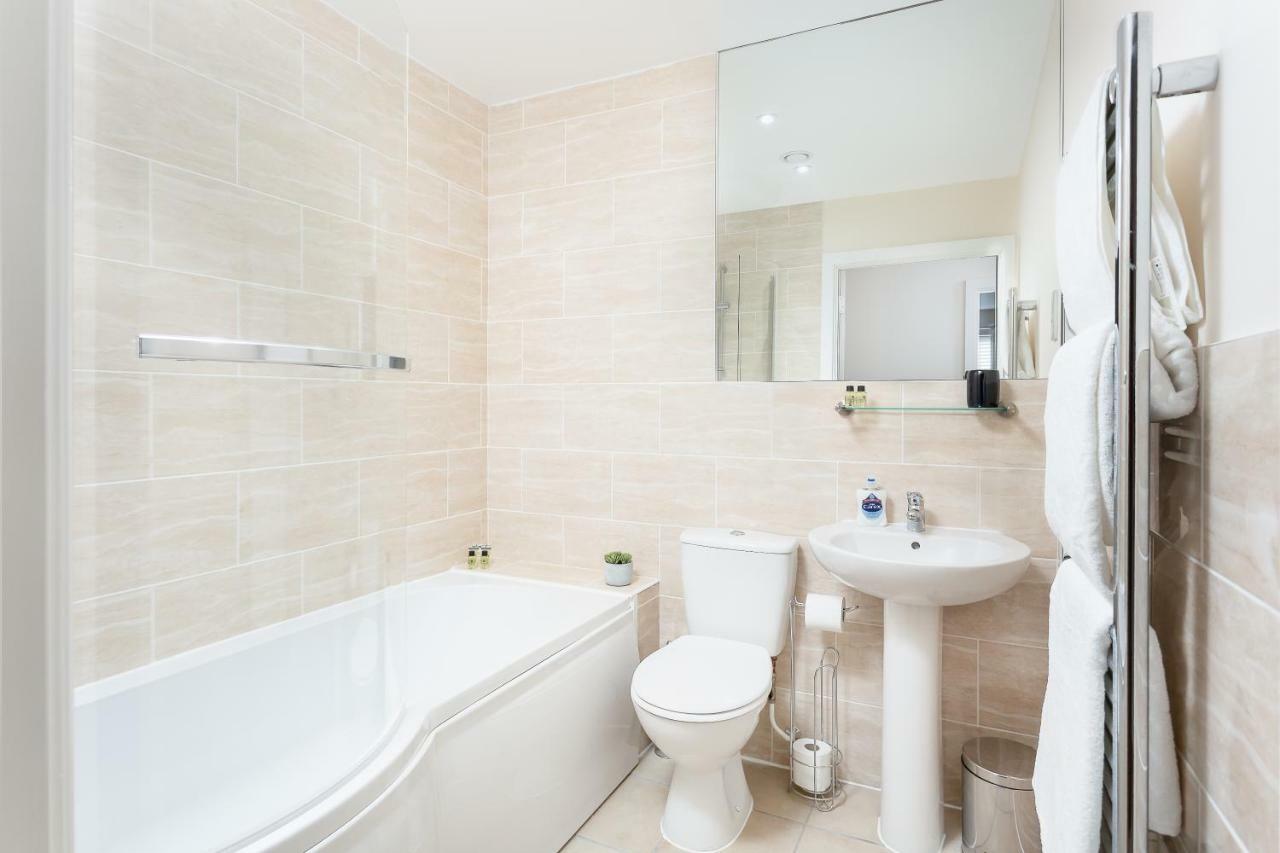 Stylish Modern City Centre Apartment Gloucester Ngoại thất bức ảnh